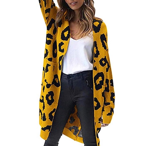 ✦NWT Leopard Print Long Sweater/Cardigan✦ - Picture 2 of 3